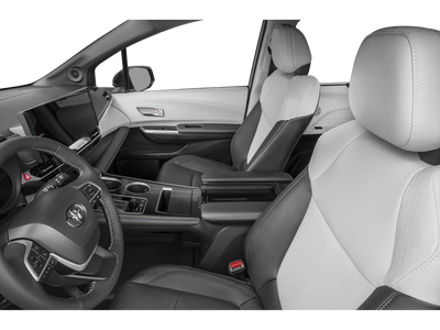 2025 Toyota Sienna XSE Power moonroof & Navigation System