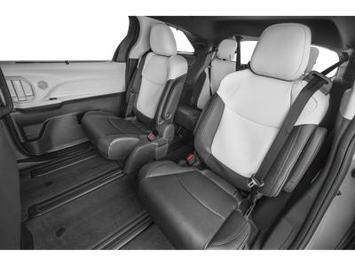 2025 Toyota Sienna XSE Power moonroof & Navigation System