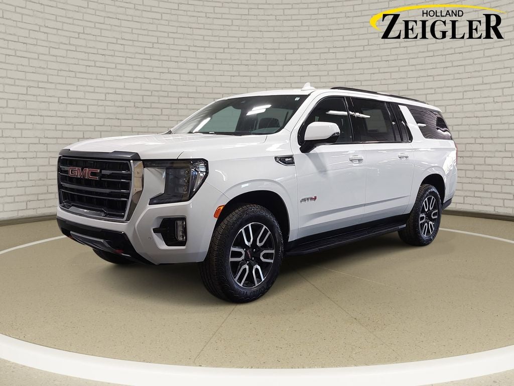 2023 GMC Yukon AT4 4X4's photo