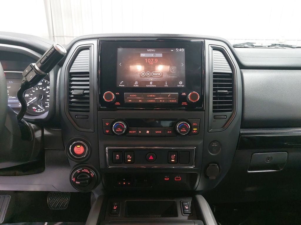 2024 Nissan Titan SV