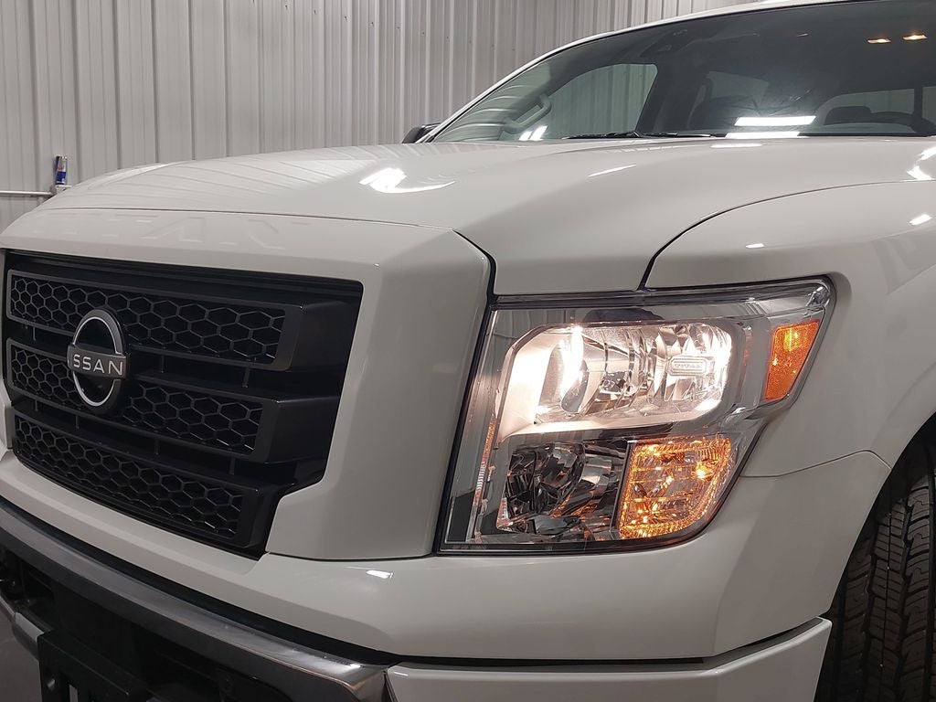 2024 Nissan Titan SV