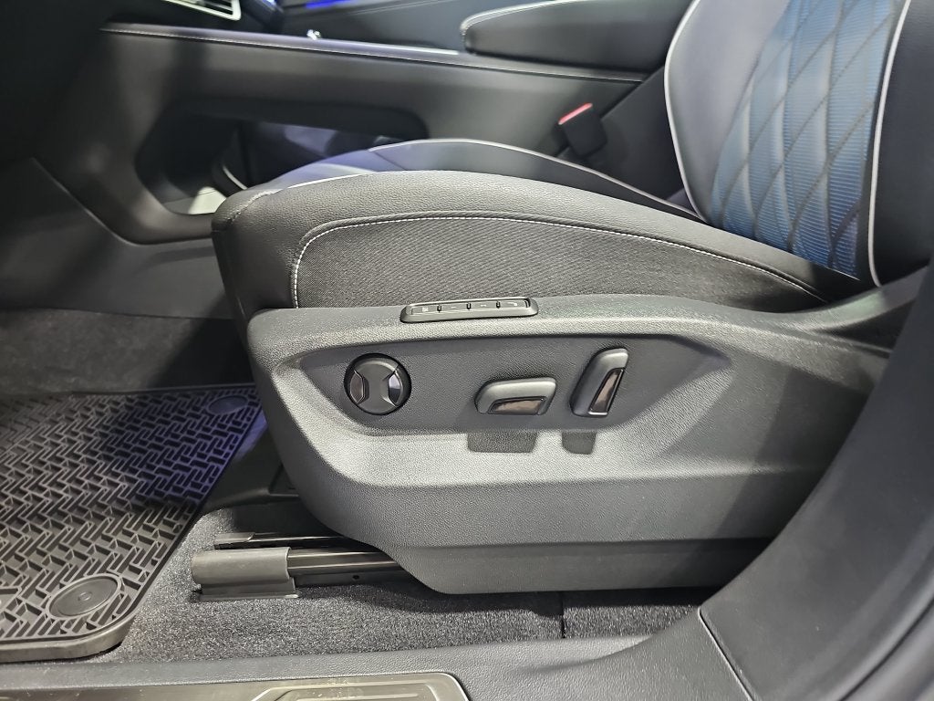 2026 Volkswagen Atlas Cross Sport SEL Premium R-Line