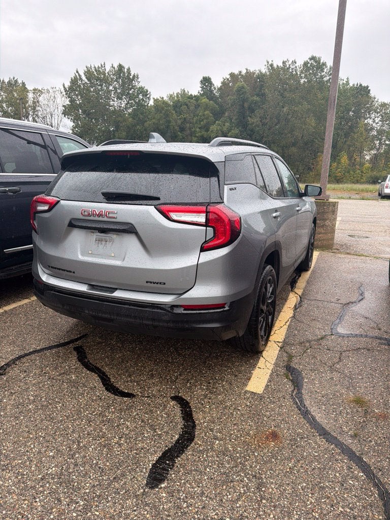 2023 GMC Terrain SLT