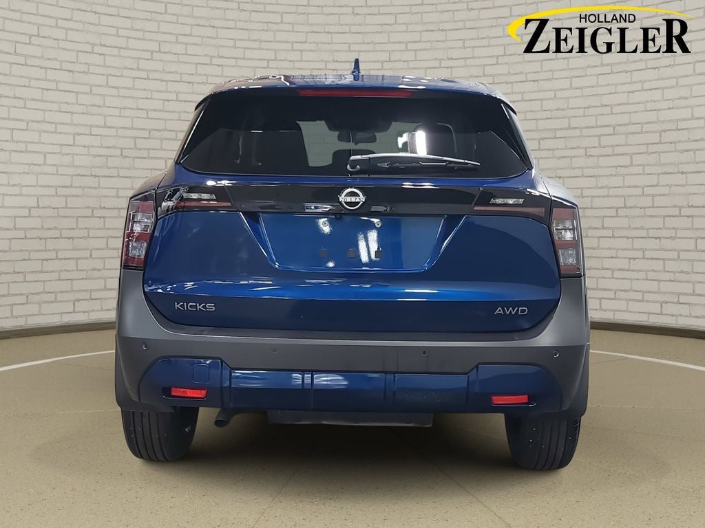2025 Nissan Kicks SV