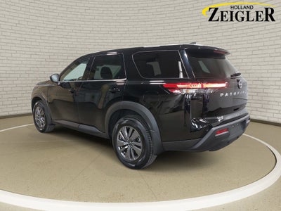 2025 Nissan Pathfinder S