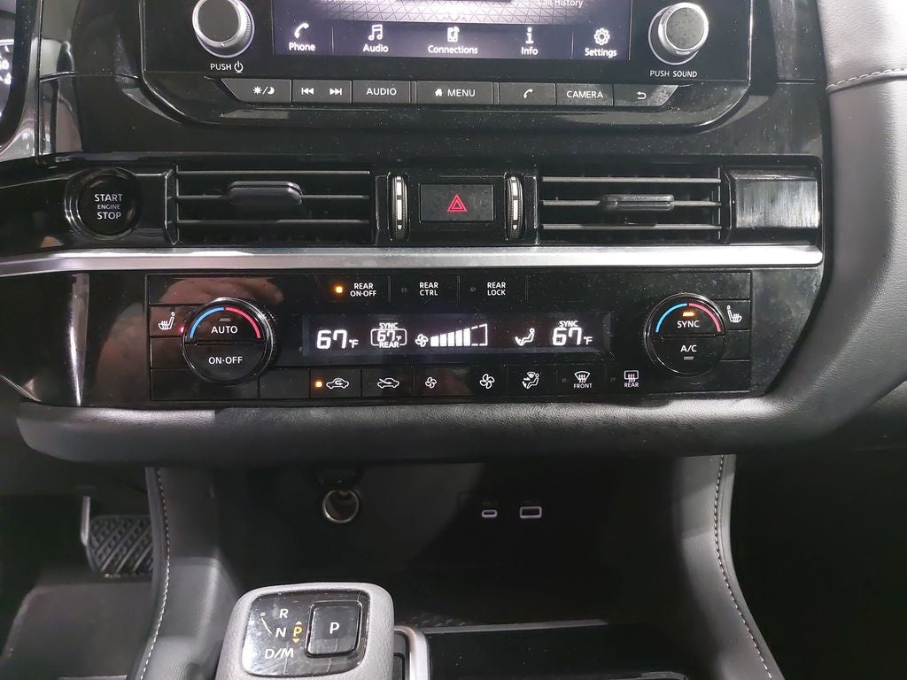 2025 Nissan Pathfinder SV