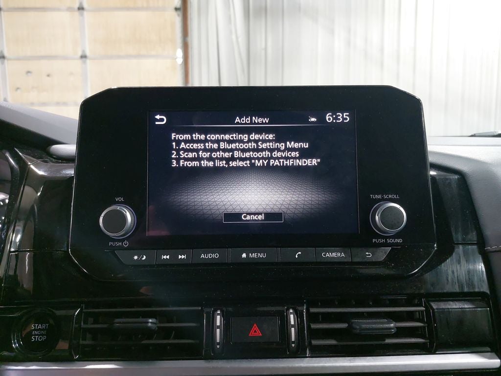 2025 Nissan Pathfinder SV