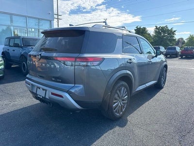 2023 Nissan Pathfinder SL