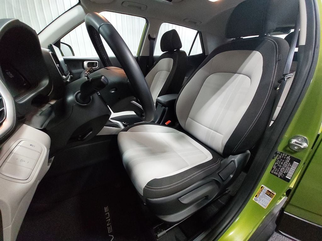 2024 Hyundai Venue SEL - Photo 14