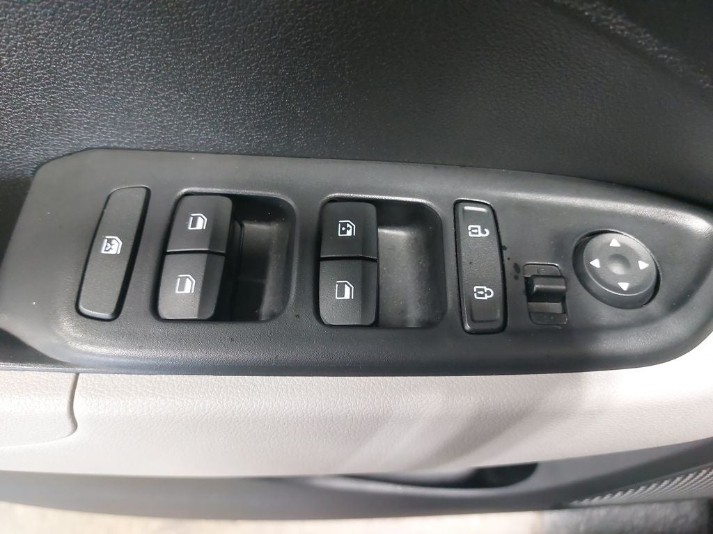 2024 Hyundai Venue SEL - Photo 27