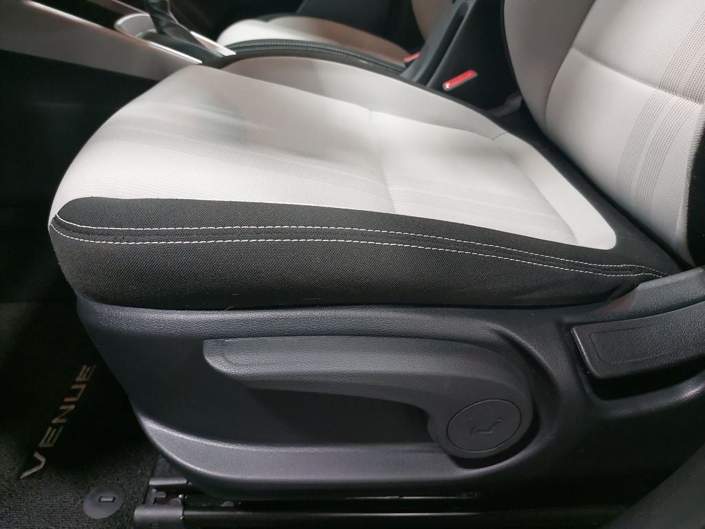 2024 Hyundai Venue SEL - Photo 28