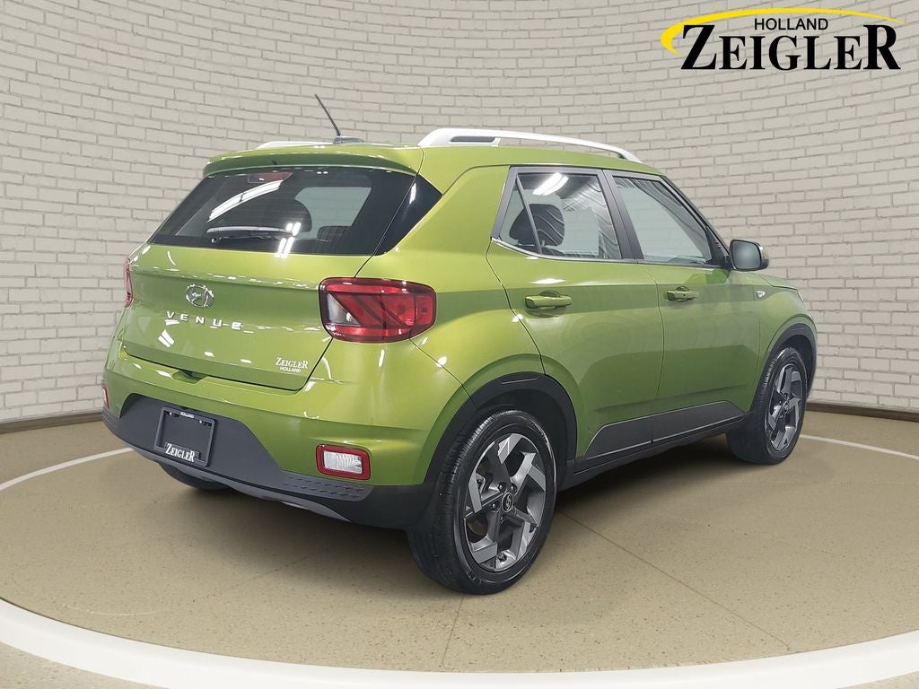 2024 Hyundai Venue SEL - Photo 5