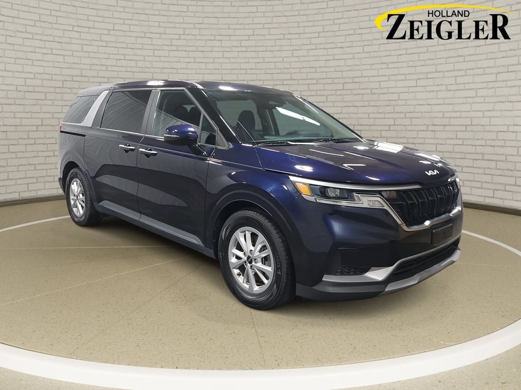 2023 Kia Carnival LX