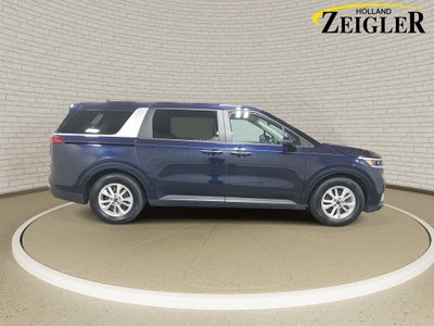 2023 Kia Carnival LX
