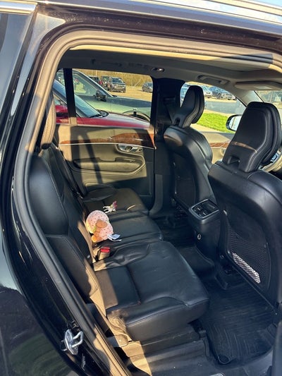 2019 Volvo XC90 T6 Momentum