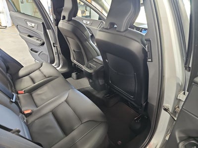 2023 Volvo XC60 B5 Plus Dark Theme