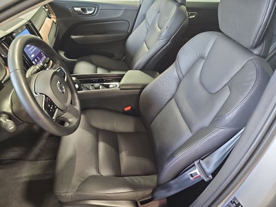 2023 Volvo XC60 B5 Plus Dark Theme
