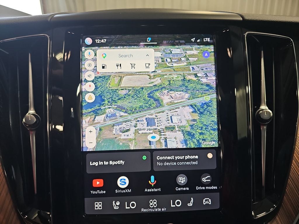 2023 Volvo XC60 B5 Plus Dark Theme