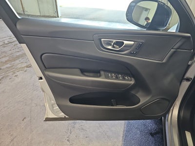 2023 Volvo XC60 B5 Plus Dark Theme