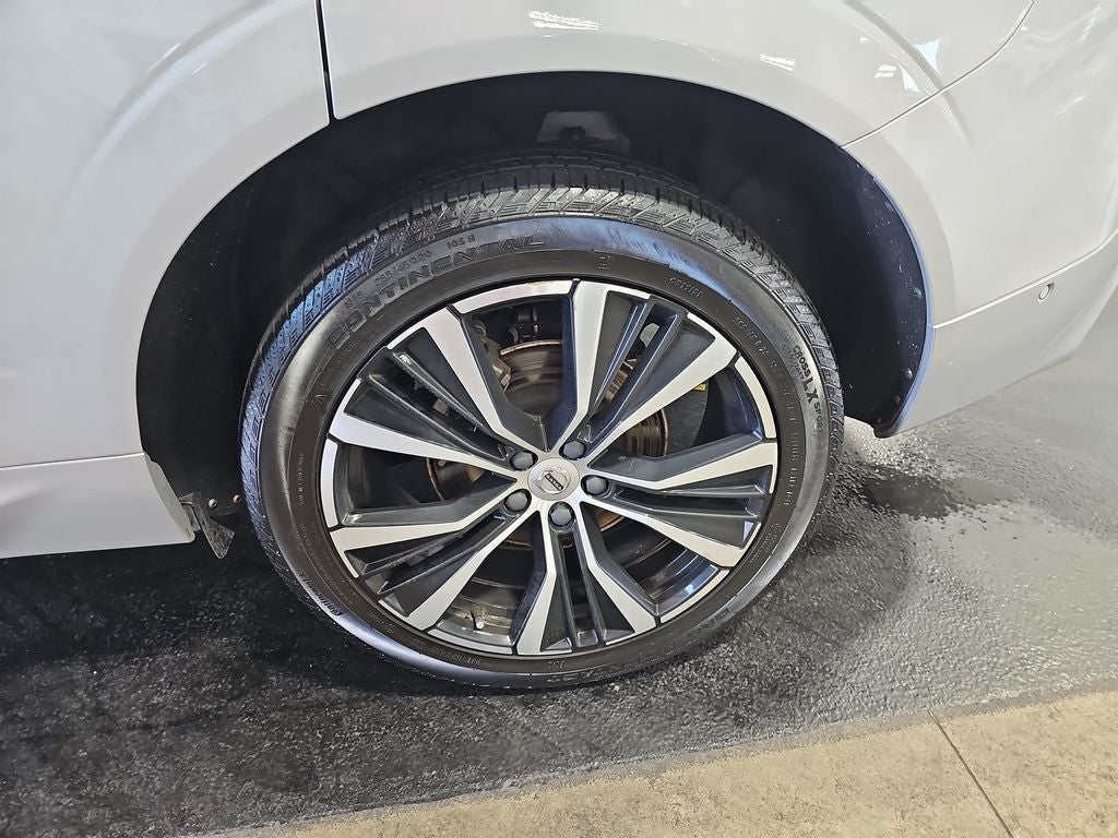 2023 Volvo XC60 B5 Plus Dark Theme
