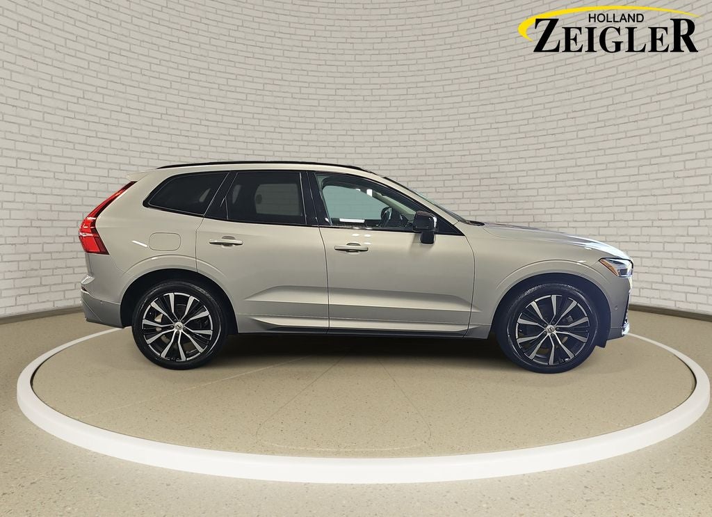 2023 Volvo XC60 B5 Plus Dark Theme
