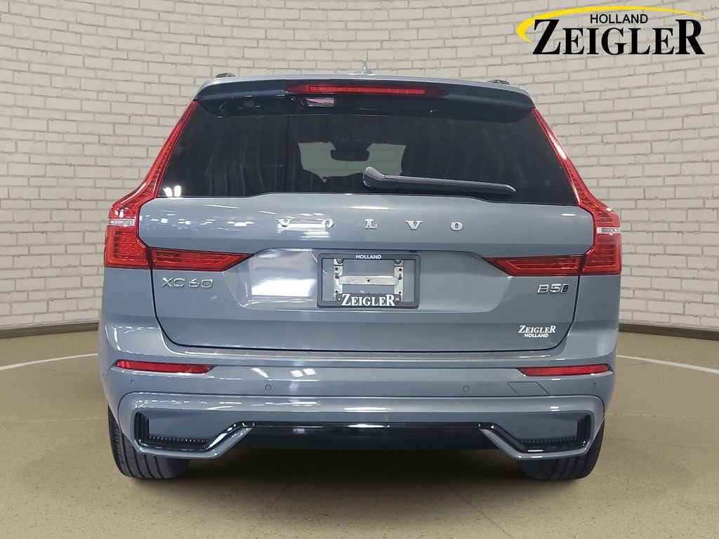 2023 Volvo XC60 B5 Plus Dark Theme