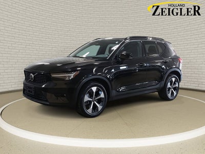 2024 Volvo XC40 B5 Plus Dark Theme