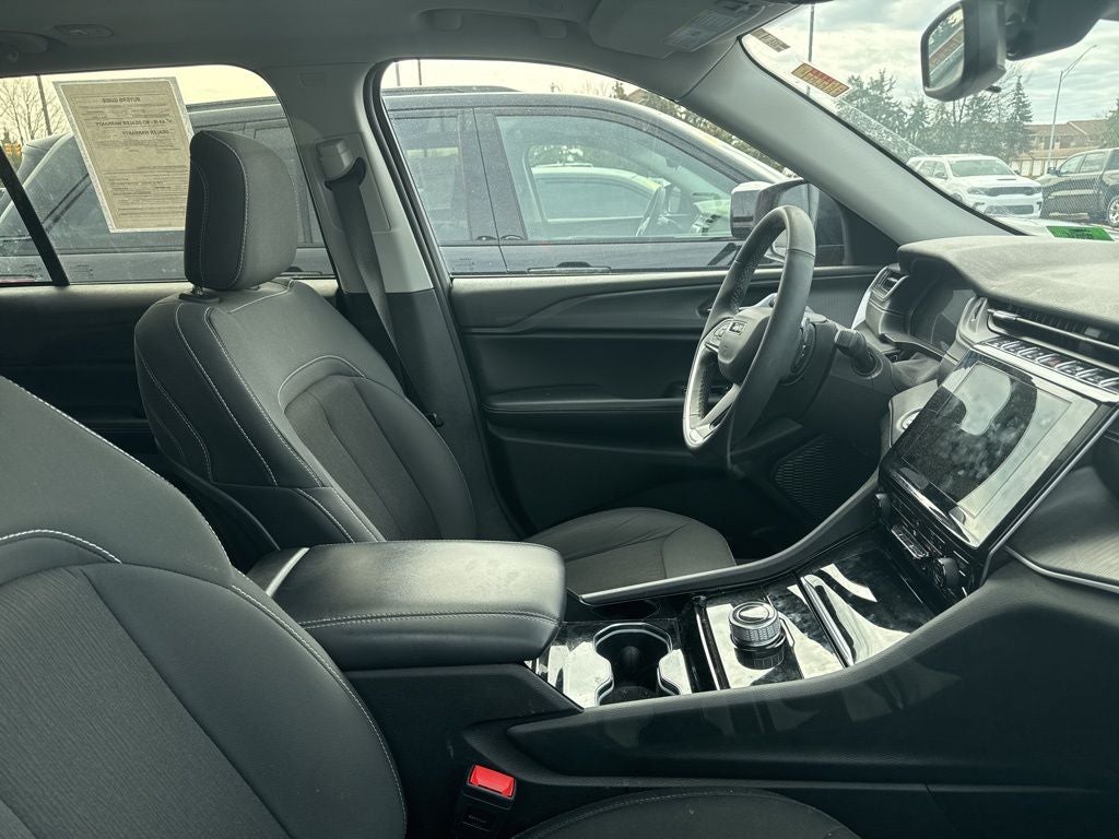 2023 Jeep Grand Cherokee Laredo