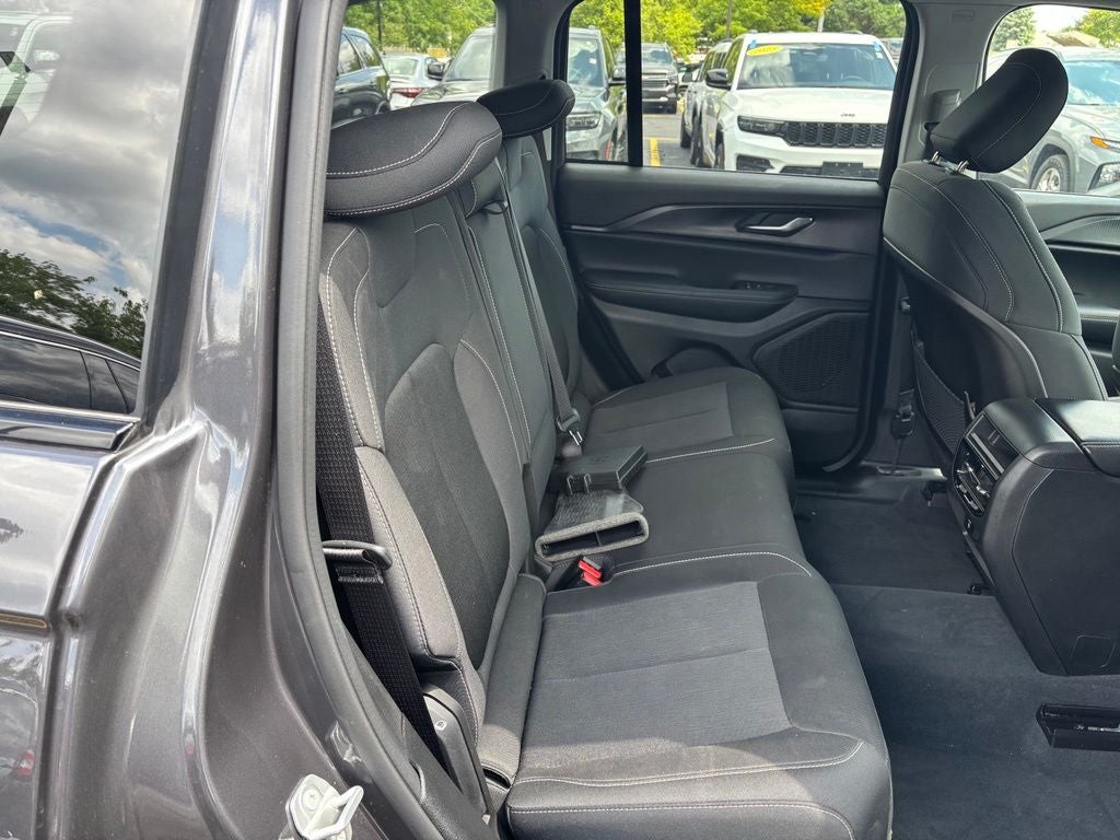 2023 Jeep Grand Cherokee Laredo