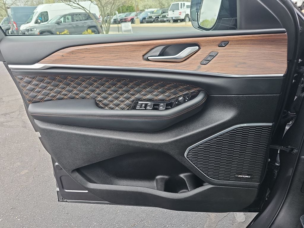 2023 Jeep Grand Cherokee L Summit