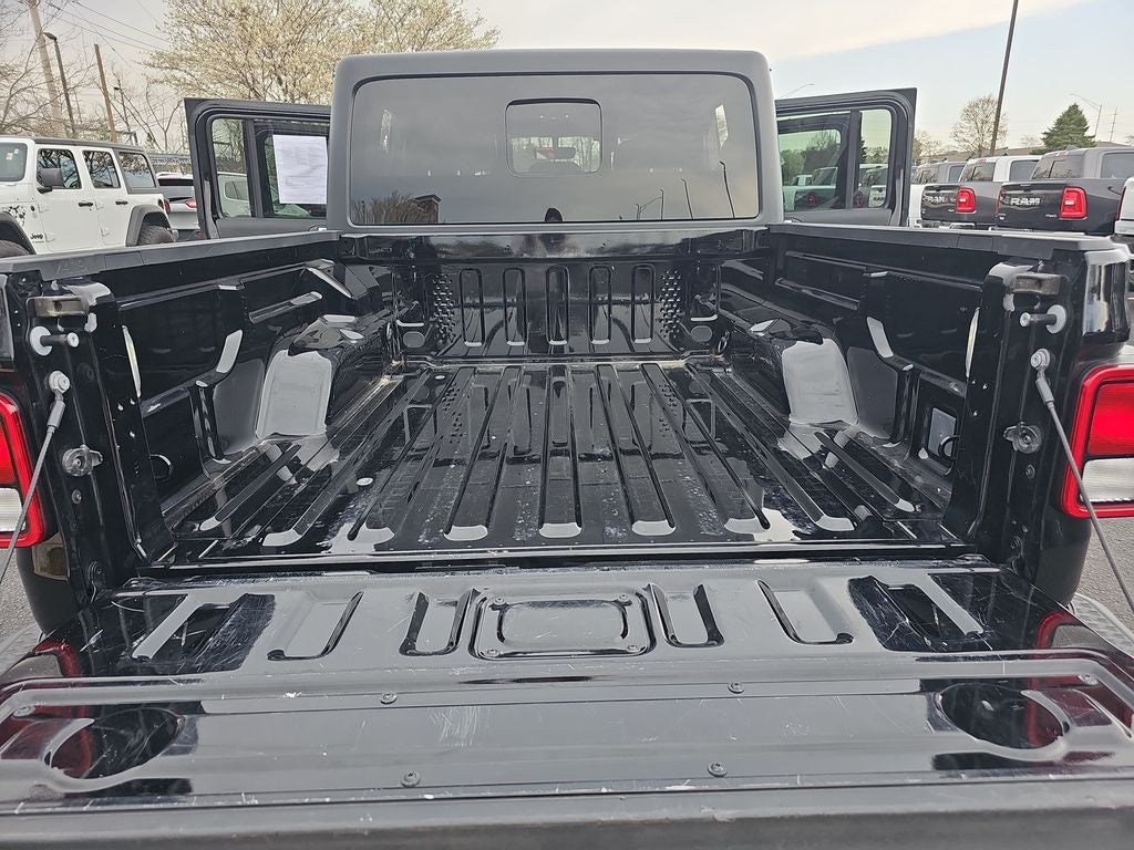 2023 Jeep Gladiator Overland