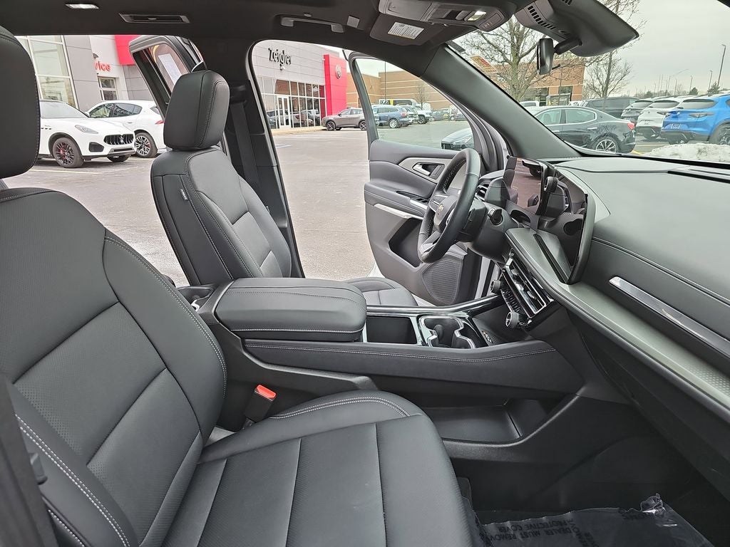 2025 Chevrolet Traverse LT 2LT