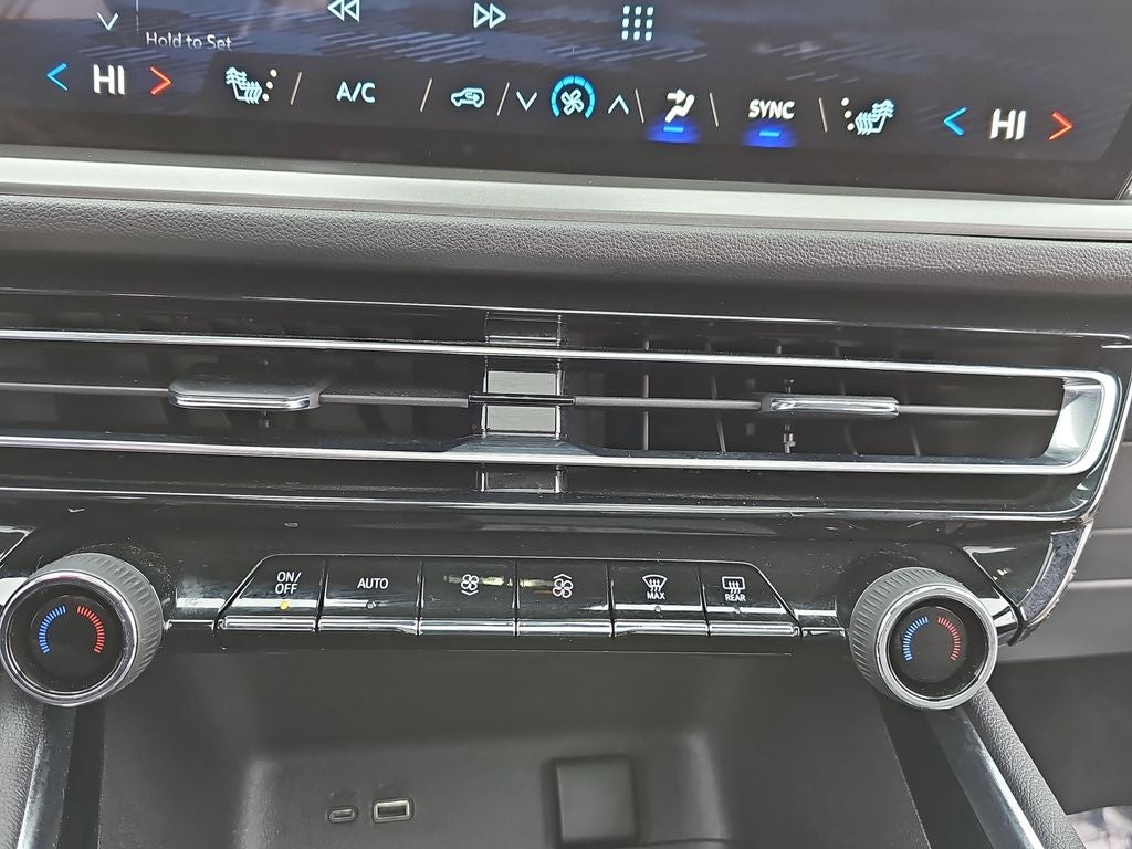 2025 Chevrolet Traverse LT 2LT