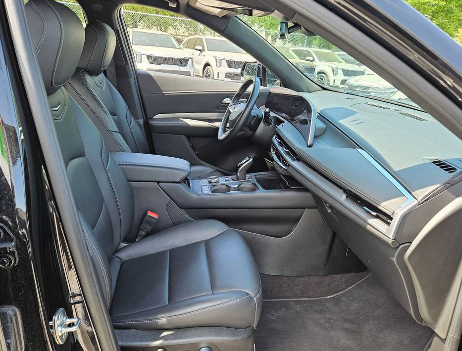 2025 Cadillac XT4 Premium Luxury