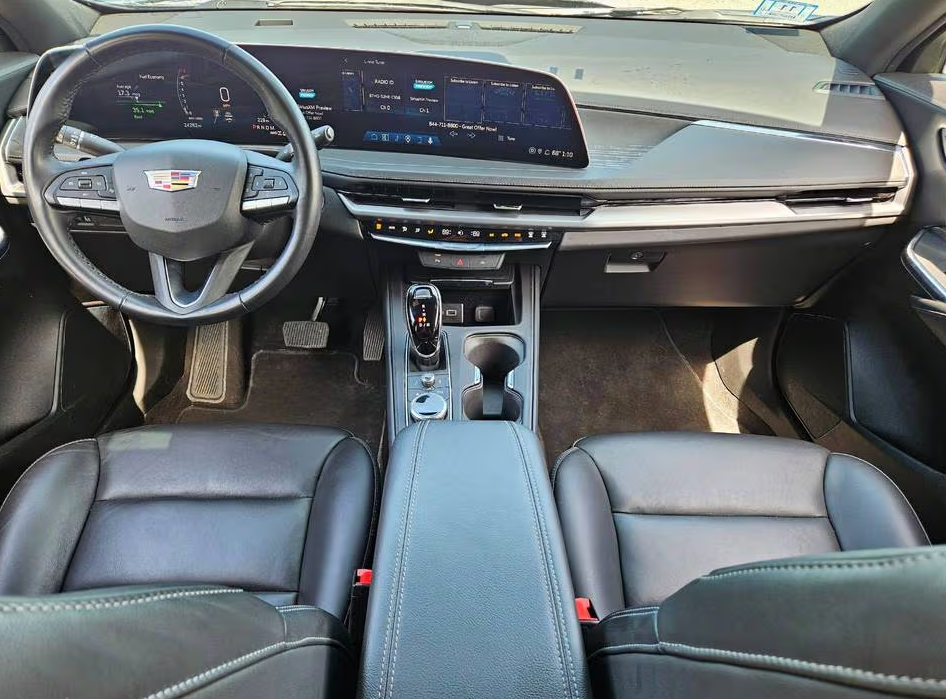 2025 Cadillac XT4 Premium Luxury