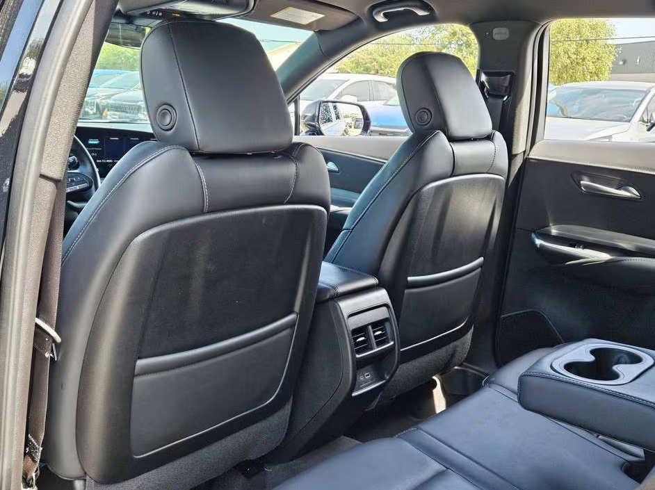 2025 Cadillac XT4 Premium Luxury