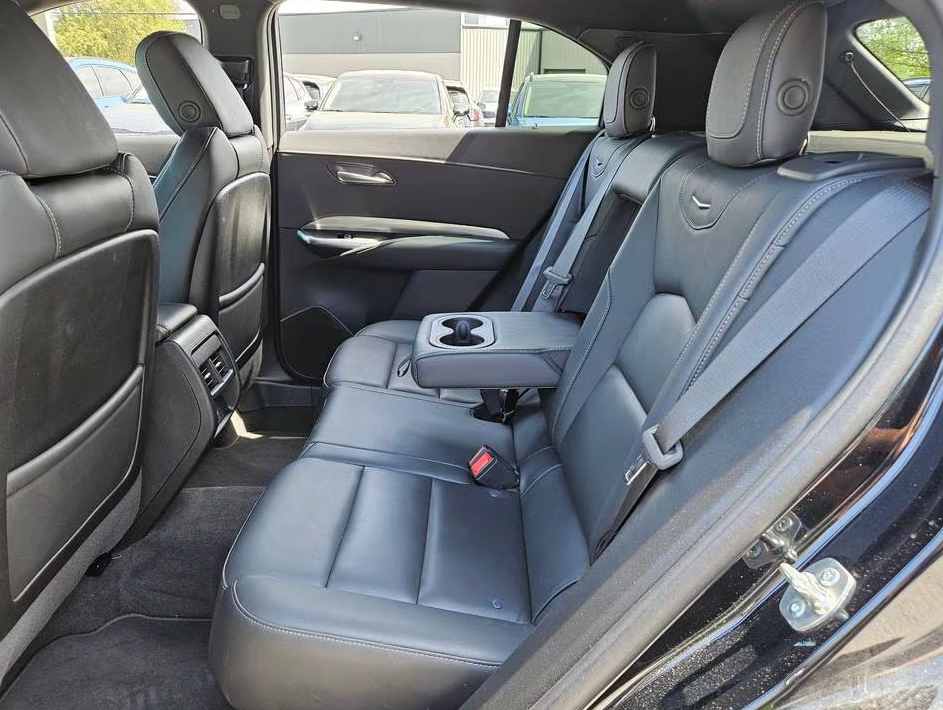 2025 Cadillac XT4 Premium Luxury