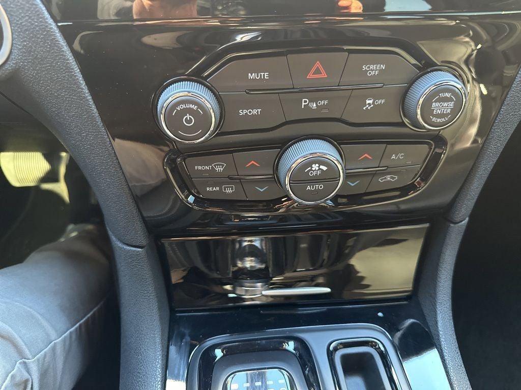 2023 Chrysler 300 S Comfort Group Package