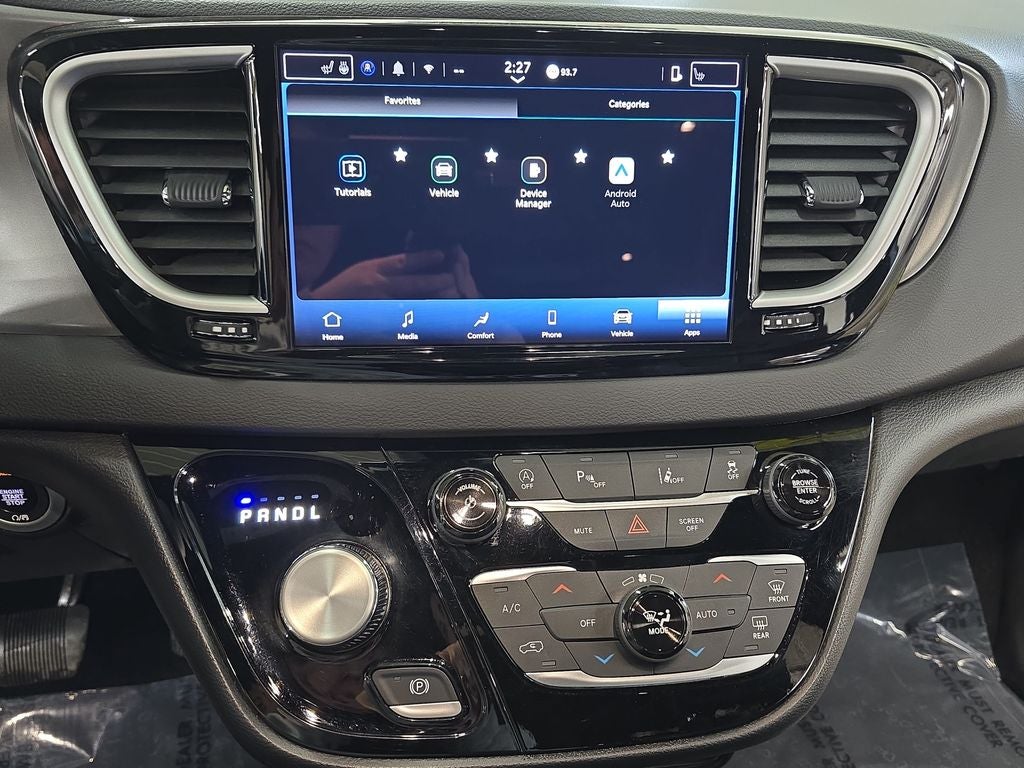 2025 Chrysler Pacifica Select