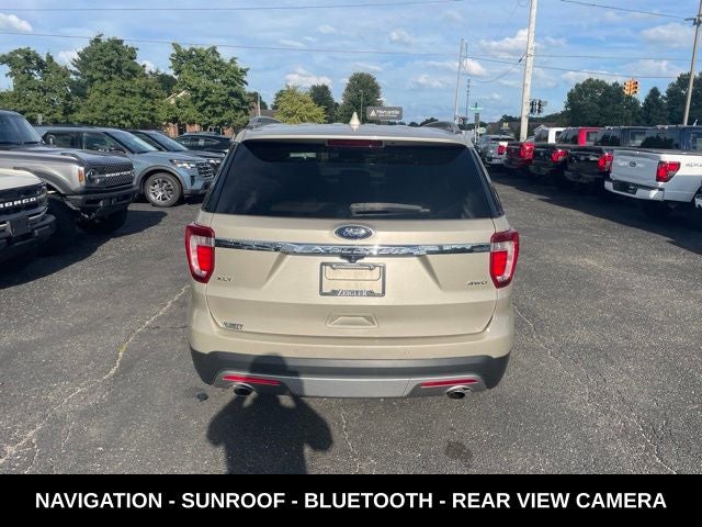 2017 Ford Explorer XLT SUPER CLEAN