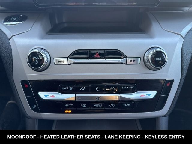 2024 Ford Explorer XLT PANORAMIC ROOF