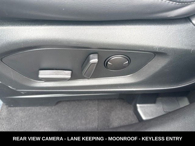 2023 Ford Explorer XLT TWIN PANEL MOONROOF