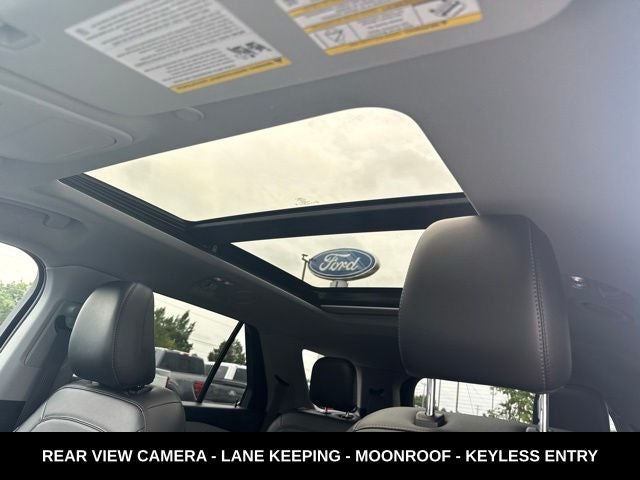 2023 Ford Explorer XLT TWIN PANEL MOONROOF