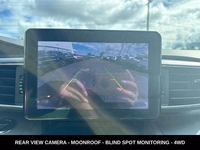 2023 Ford Explorer XLT TWIN PANEL MOONROOF