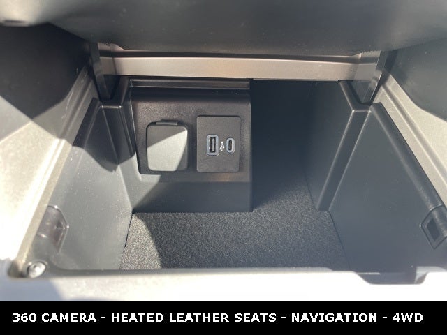 2023 Ford Explorer ST-Line TOW PACKAGE