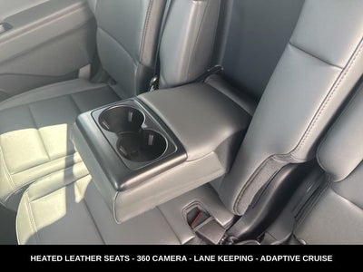 2025 Ford Explorer Active STILL LIKE NEW