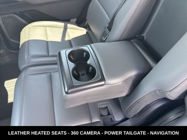 2025 Ford Explorer Active 4WD
