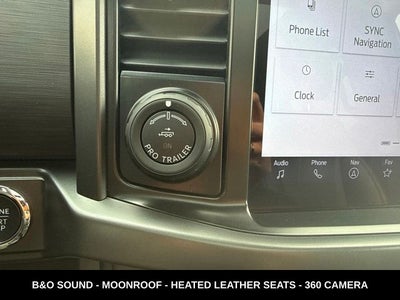 2024 Ford F-150 XLT TWIN PANEL MOONROOF