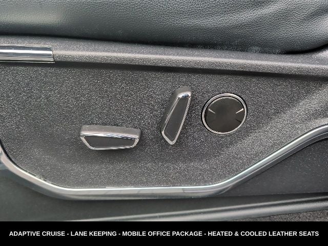 2024 Ford F-150 Lariat TWIN PANEL MOONROOF