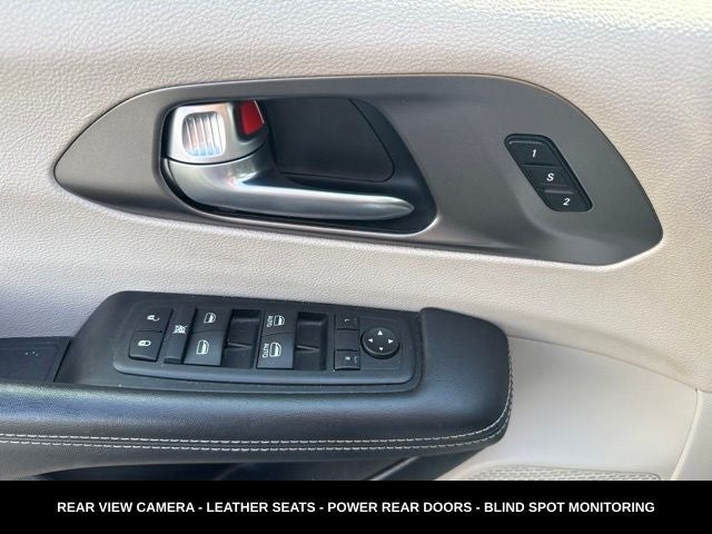 2024 Chrysler Pacifica Touring L STOW N GO SEATING